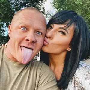 Meet your Posher, Cee-jay